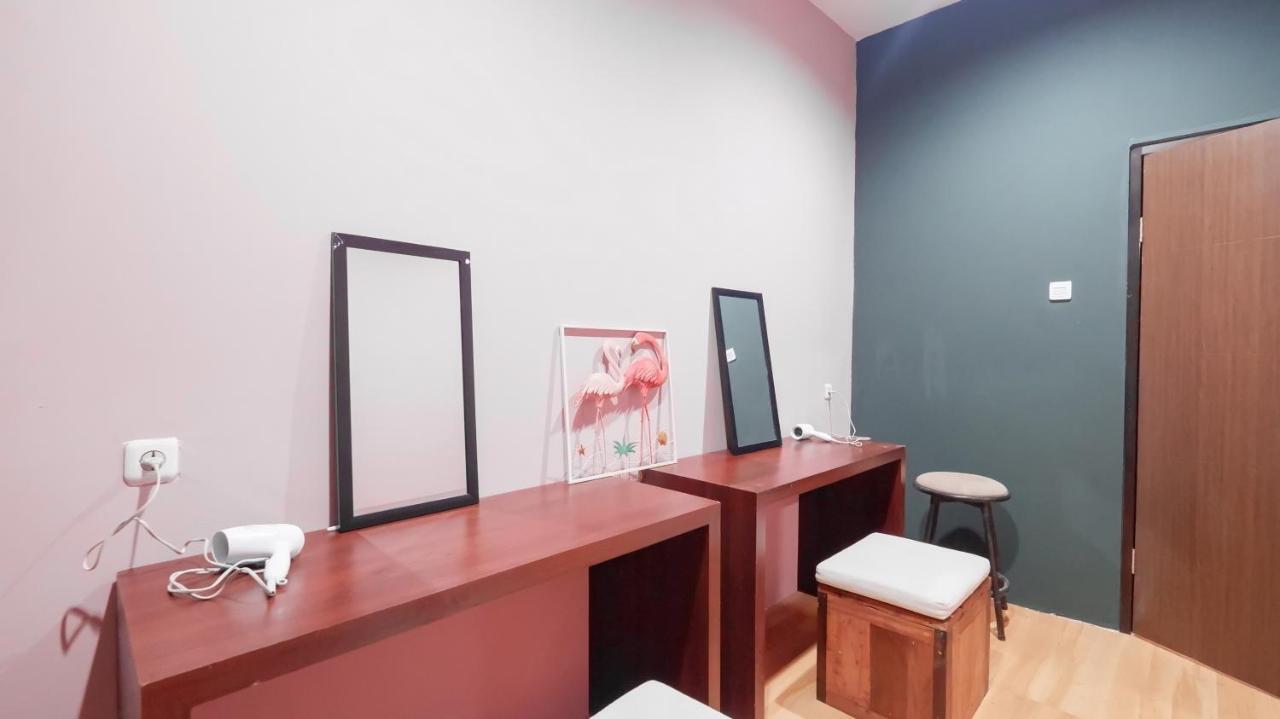 Fello B&B Hostel Легиан Экстерьер фото