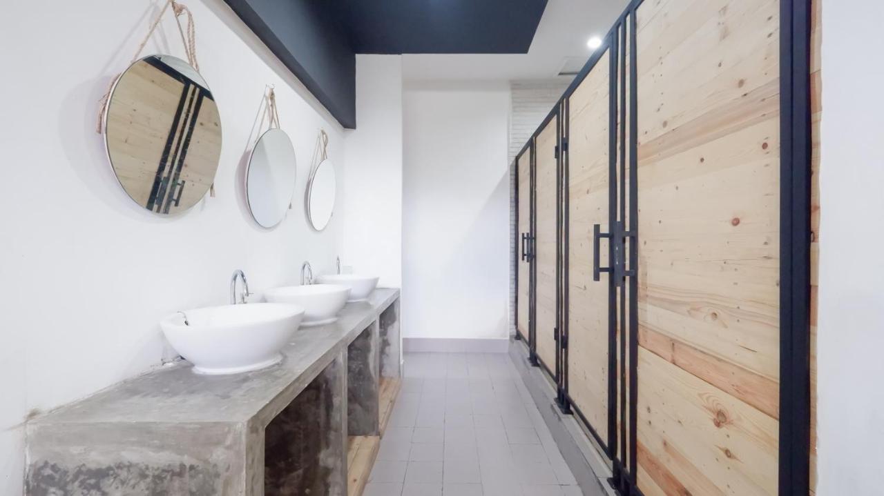 Fello B&B Hostel Легиан Экстерьер фото